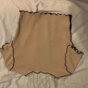 Brown cropped T-shirt